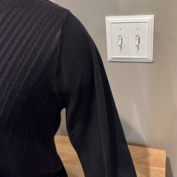 Sweater - Picture 3 of 3